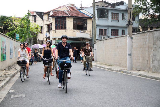 Half-Day Bike Tour of Shanghai Old Town with Food Tasting