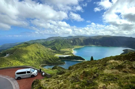 São Miguel West Van Tour: Sete Cidades & Fogo Lake + Lunch