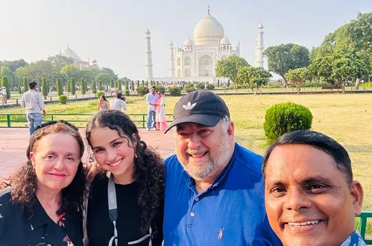 Private Agra Tour: Taj Mahal, Baby Taj & Lunch from Delhi by Car