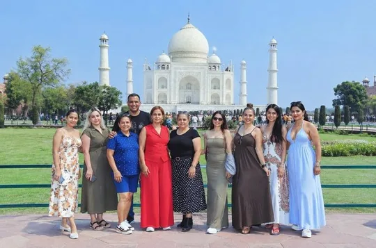 From Delhi: Taj Mahal, Agra Fort, 5-Star Lunch | TOP RATED TOUR