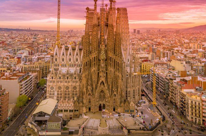 Barcelona in 1 Day: Sagrada Familia, Park Guell,Old Town & Pickup