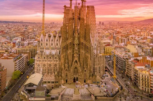 Barcelona in 1 Day: Sagrada Familia, Park Guell,Old Town & Pickup