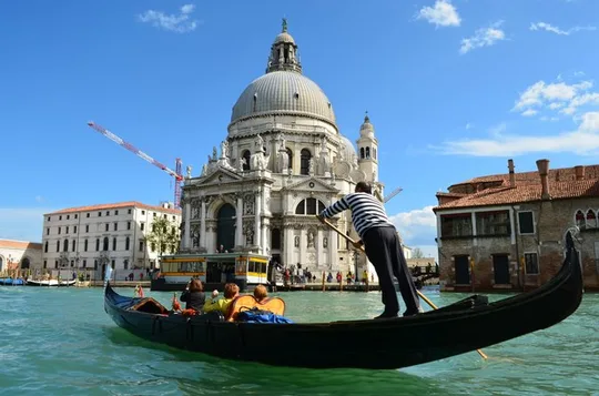 Private 3 hrs Venice Tour: St Mark's, Walking tour & Gondola