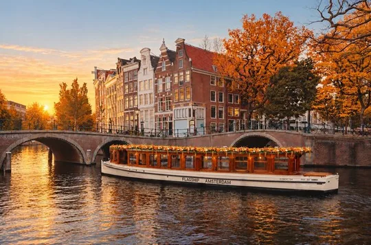 Amsterdam Luxury Canal Cruise + Unlimited Drinks and Bites Option