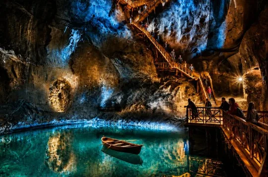From Krakow: Salt Mine Fast-Track Ticket, Guide & Hotel Pick-up
