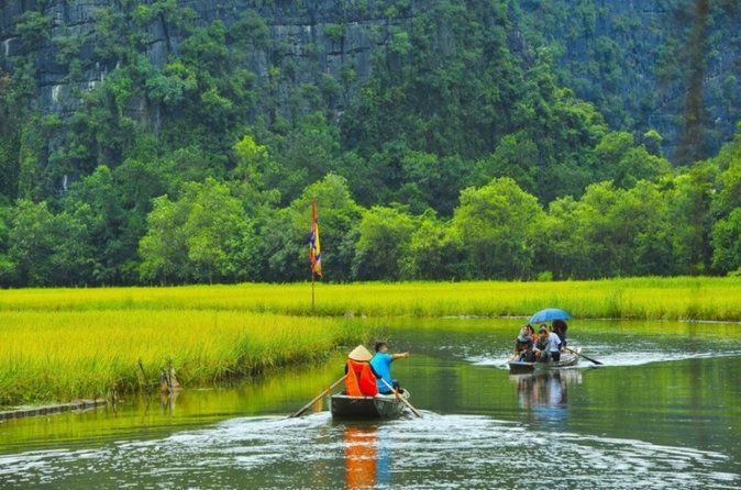 Ninh Binh Luxury Tour to Hoa Lu Tam Coc Mua Cave Bich Dong 9Pax