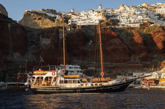 Santorini Volcanic Islands Cruise: Volcano, Hot Springs and Thirassia