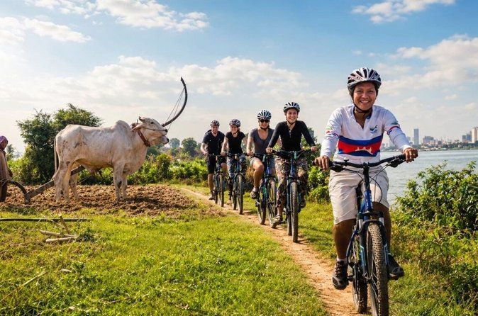 Phnom Penh: Countryside Bike Tour on the Silk Islands