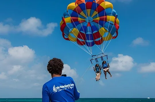 Aruba Parasailing Experience from Noord