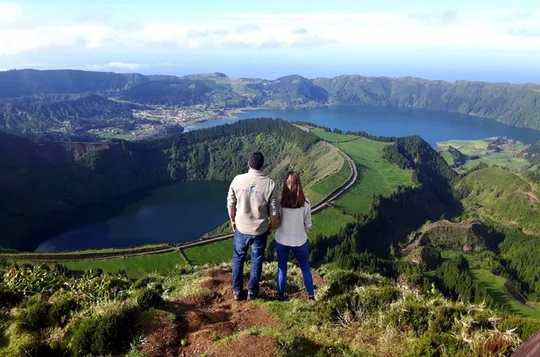 São Miguel West Van Tour: Sete Cidades & Fogo Lake + Lunch