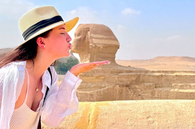 Cairo Layover Tour: Giza Pyramids, Coptic Cairo & Bazaar