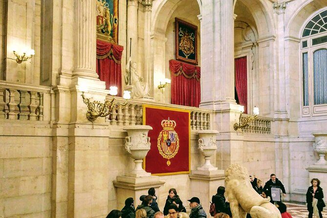 Madrid Royal Palace Professional Guided Tour with Skip the Line