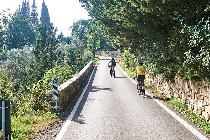Full Day Tuscan Bike Tour With Wine Tasting and Lunch At Farm