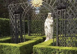 New Orleans Homes of the Rich and Famous Tour of the Garden District