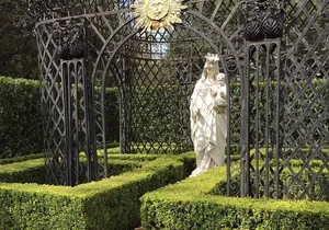 New Orleans Homes of the Rich and Famous Tour of the Garden District