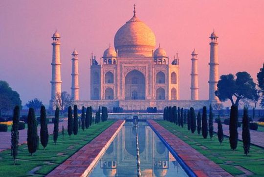 All-Inclusive Private Sunrise Taj Mahal & Agra City Tour