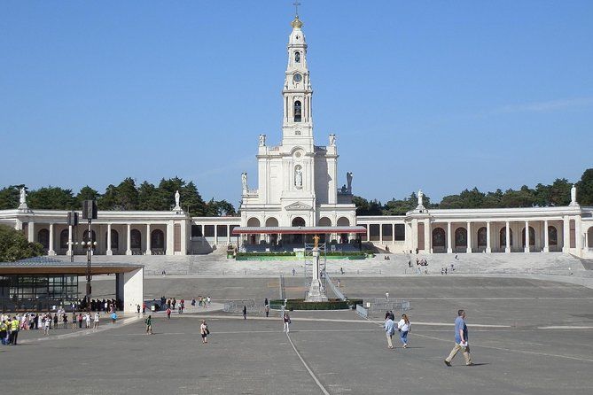 Prívate tour to Fátima, Batalha, Nazaré and Óbidos