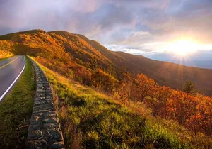 Shenandoah and Luray Caverns Small Group Tour from DC
