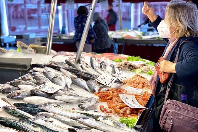Rialto Market Food and Wine Lunchtime Tour of Venice