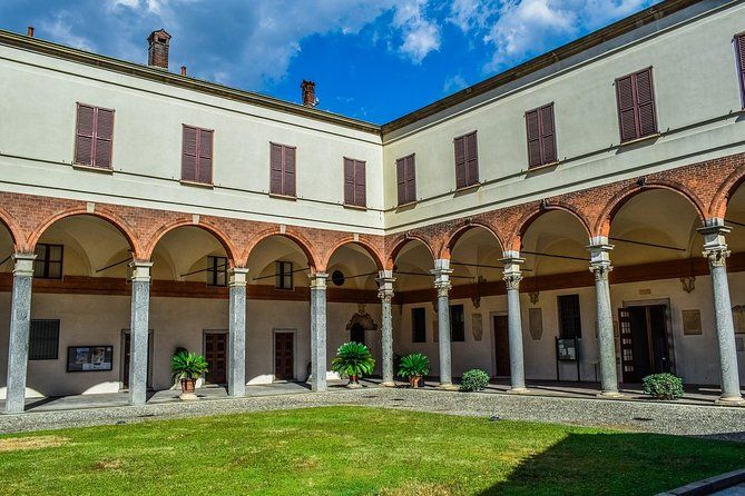Private Milan Tour with Duomo, La Scala Theatre and Sforza Castle