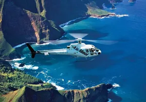 West Maui and Molokai 60-Minute Helicopter Tour