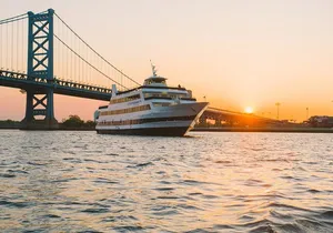 City Cruises Philadelphia: Signature Dinner Cruise with Buffet