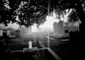 New Orleans Cemetery Bus Tour with Exclusive Cemetery Access