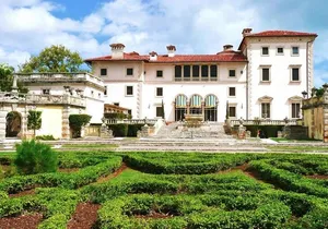 Miami: History through Architecture Private Tour with Transport