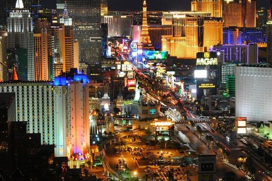 Vegas Secrets: Bars, Shopping, Limo and Dining Experience