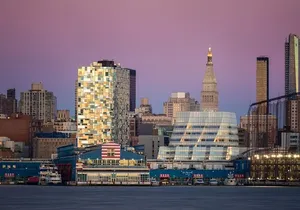 Chelsea Architecture and Art Tour with Award Winning NYC Guide