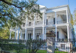 New Orleans Garden District History Walking Tour