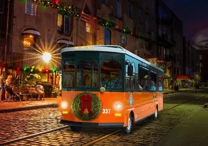 Savannah Holiday Sights and Festive Nights Trolley Tour