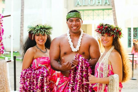Ka Moana Lūʻau at Aloha Tower – Oceanfront Honolulu Luau Show
