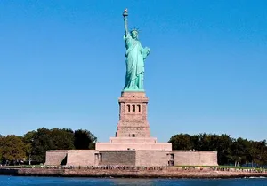 Lower Manhattan Tour with Statue of Liberty View