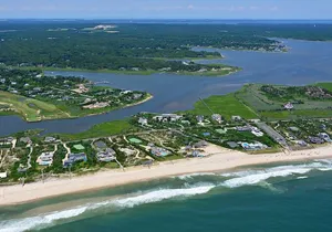 Hamptons Insider Tour with Private Helicopter from Manhattan
