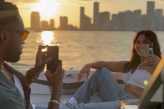 Miami Boat Tour –Day and Night Cruises with Champagne
