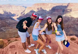 Grand Canyon Tour in Spanish with Skywalk and Hoover Dam included