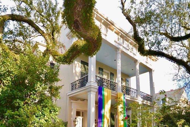 Garden District and Gates of Lafayette Cemetery Walking Tour