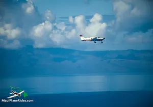 Maui Circle Island-PRIVATE-Air Tour for 2-5: Waterfalls & Lava!