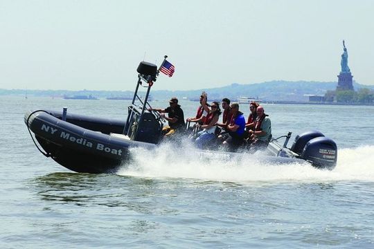 PRIVATE Manhattan Speedboat Tour - Up to 12 passengers