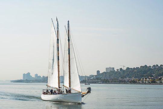 New York Fall Foliage Sail up the Hudson River