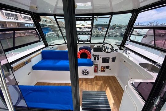 Private Sunset Catamaran Cruise in Waikiki