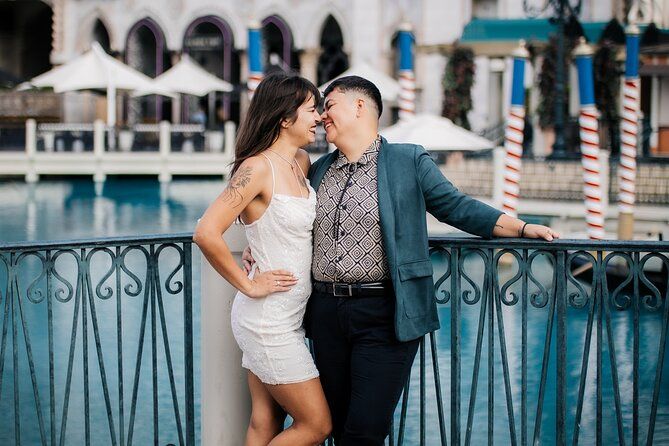 Private Vacation Photoshoot with Photographer in Las Vegas