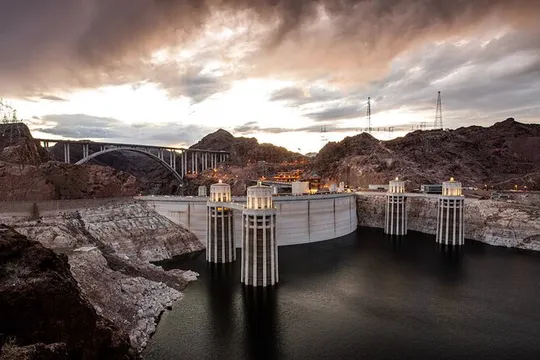 Hoover Dam Tour from Las Vegas with Hot Breakfast