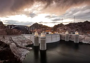 Hoover Dam Tour from Las Vegas with Hot Breakfast