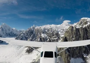 Small-Group Flight Denali National Park Tour with Guided Hike