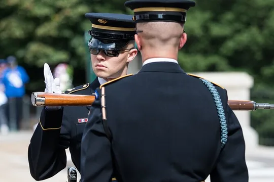 Private Arlington National Cemetery Walking Tour with Changing of the Guards