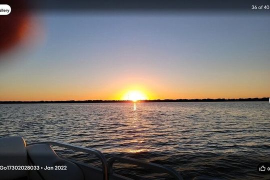 Pontoon Pub Crawl, 5 Lakeside Pubs and Restaurants Visit by Boat