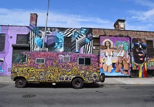 Brooklyn, Queens, and the Bronx Contrastes Tour in Spanish