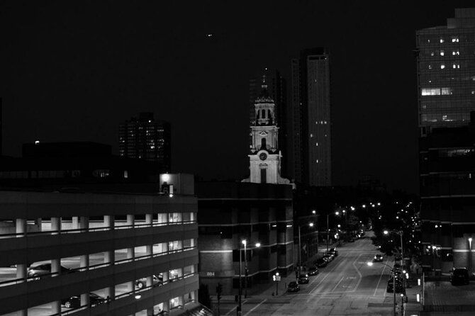 Milwaukee Downtown Ghost Tour - The Shadow of City Hall